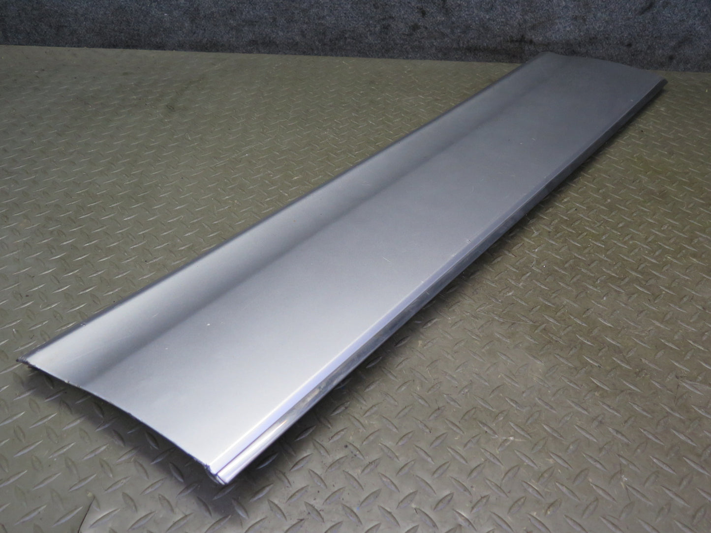 04-06 Lexus UCF30L LS430 Left Fender Door Lower Exterior Molding Trim Set OEM
