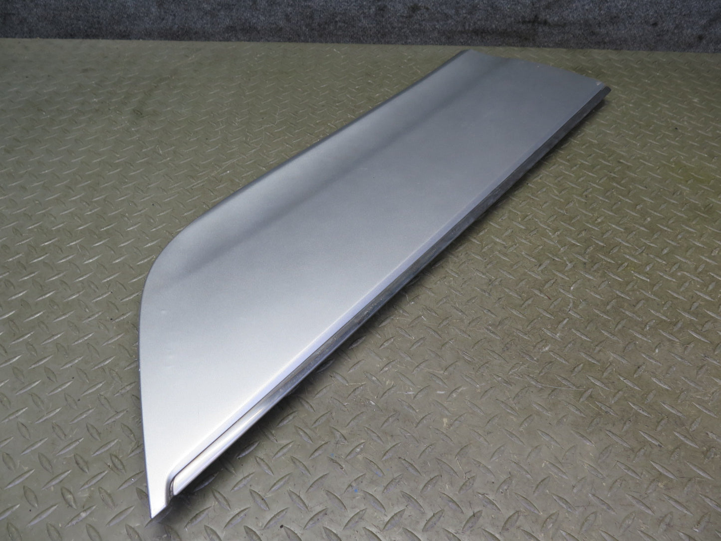04-06 Lexus UCF30L LS430 Left Fender Door Lower Exterior Molding Trim Set OEM