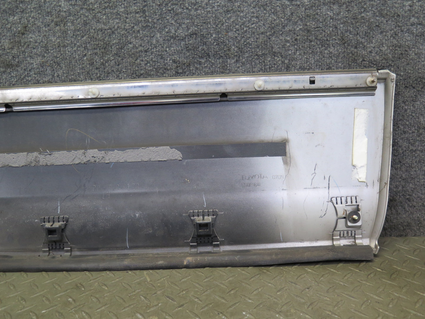 04-06 Lexus UCF30L LS430 Left Fender Door Lower Exterior Molding Trim Set OEM