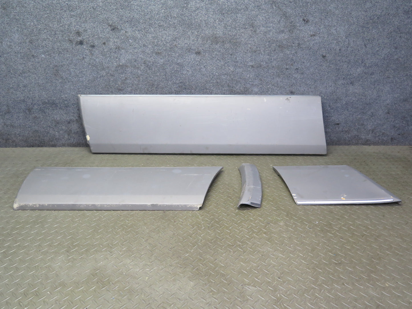 94-95 Mercedes W124 300D Sedan Left Door Fender Exterior Molding Trim Cover OEM
