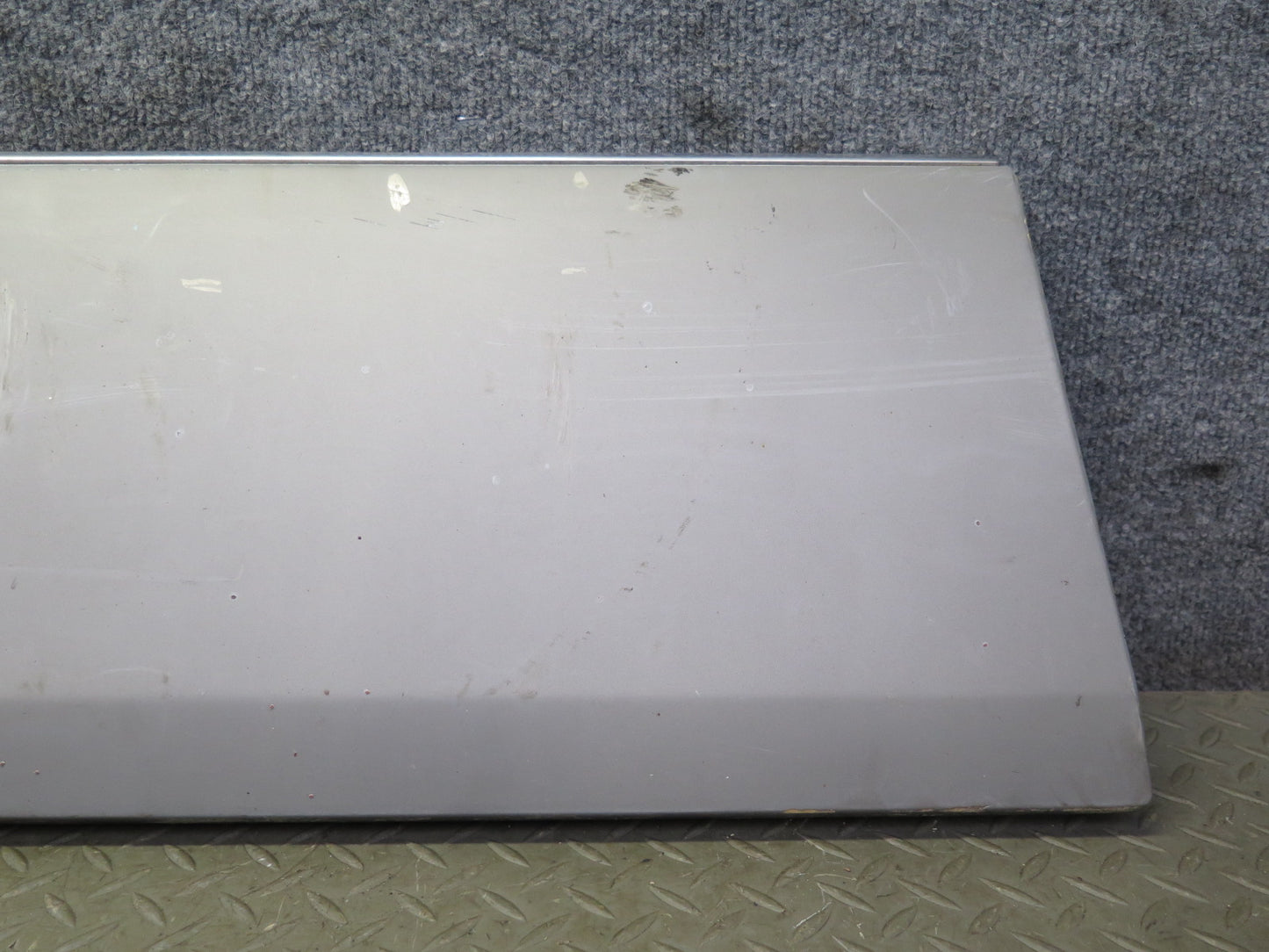 94-95 Mercedes W124 300D Sedan Left Door Fender Exterior Molding Trim Cover OEM
