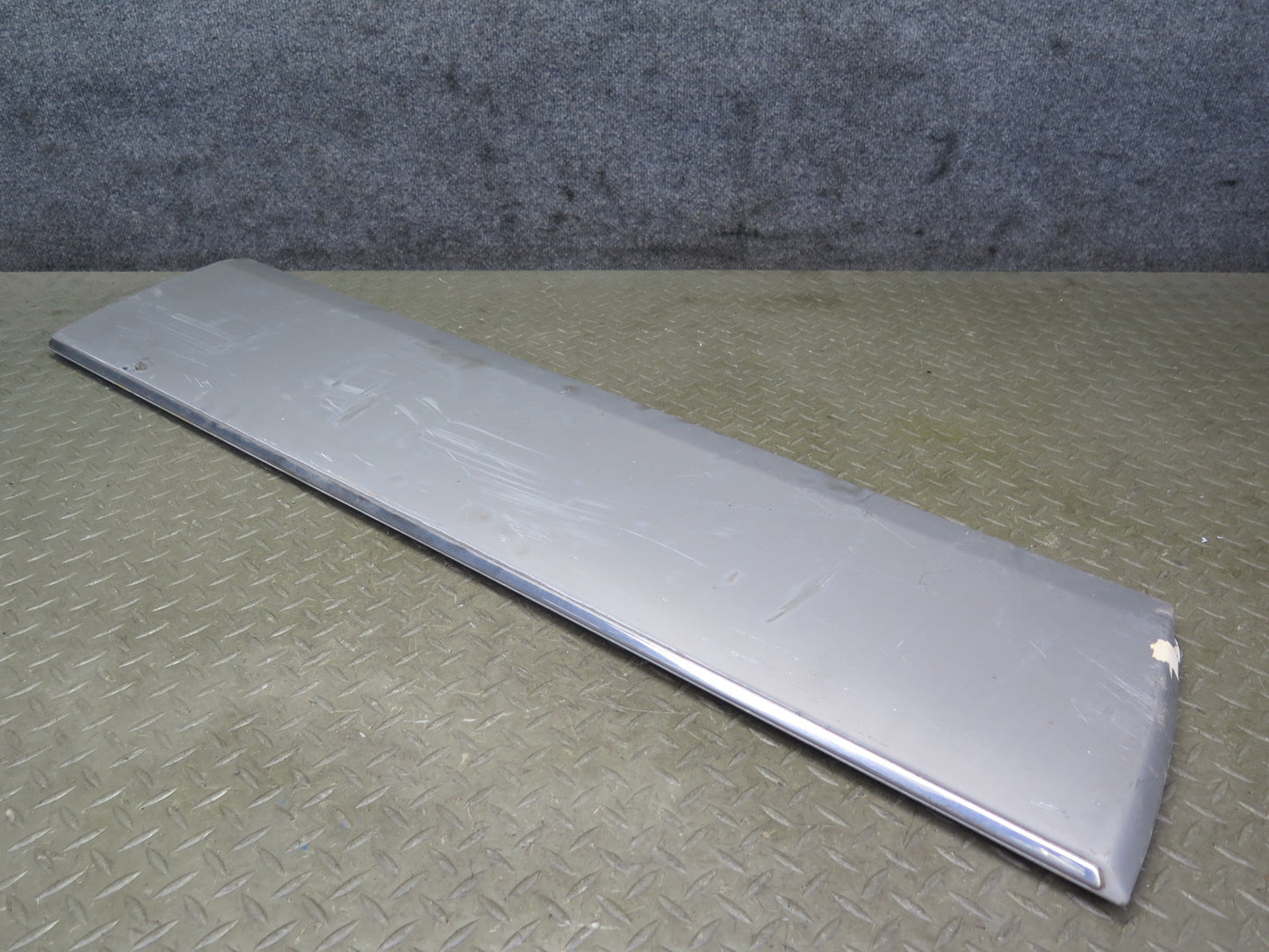 94-95 Mercedes W124 300D Sedan Left Door Fender Exterior Molding Trim Cover OEM