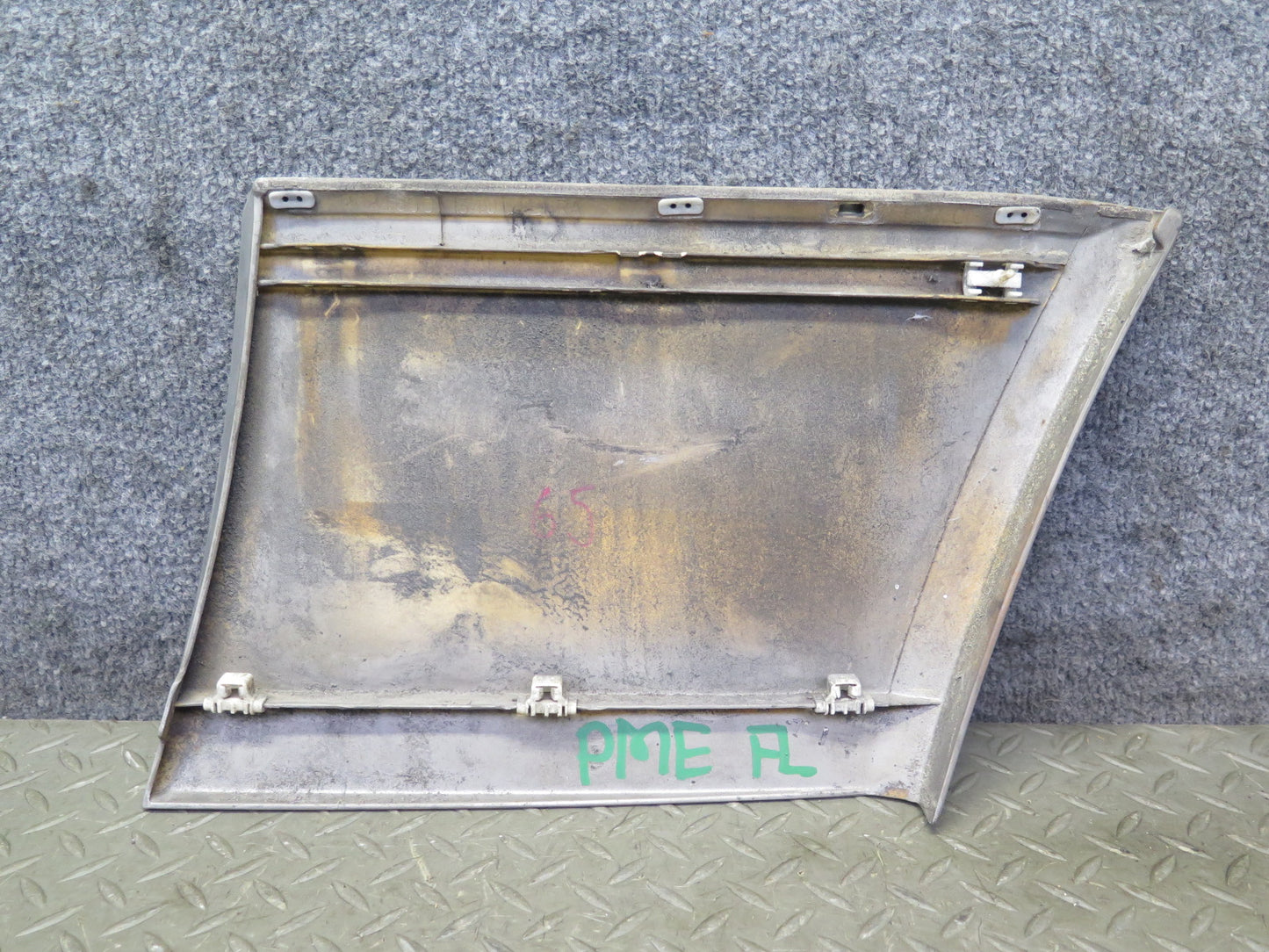 94-95 Mercedes W124 300D Sedan Left Door Fender Exterior Molding Trim Cover OEM