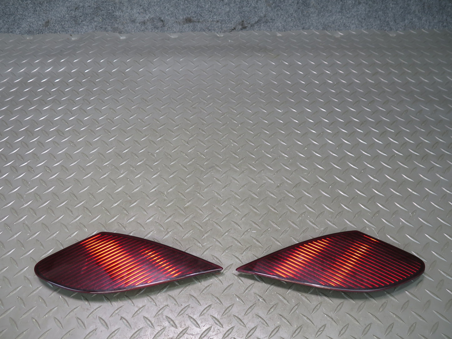 02-05 Lexus Z40 SC430 Set of 2 Rear Left & Right Tail Light Reflector OEM