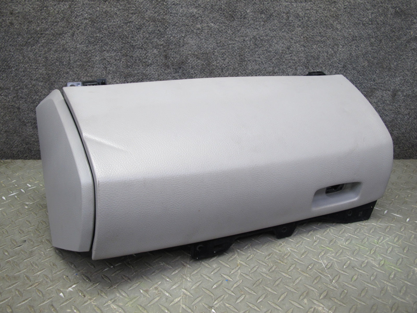 04-06 Lexus UCF30L LS430 Dash Upper Glove Box Compartment Storage OEM