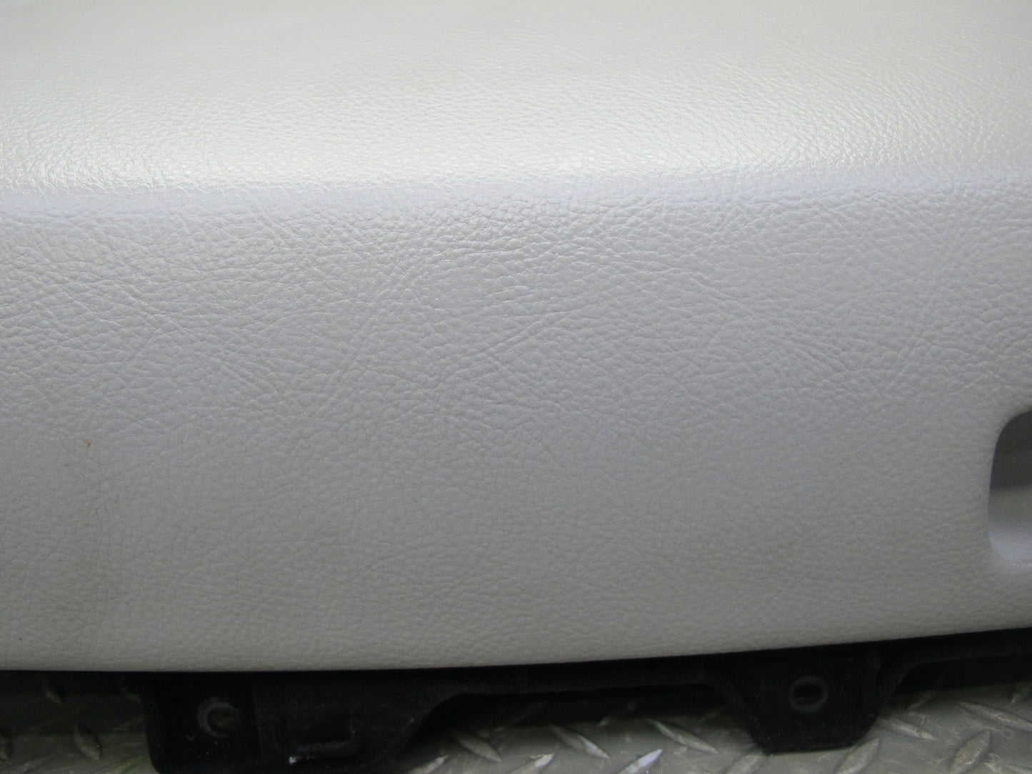 04-06 Lexus UCF30L LS430 Dash Upper Glove Box Compartment Storage OEM