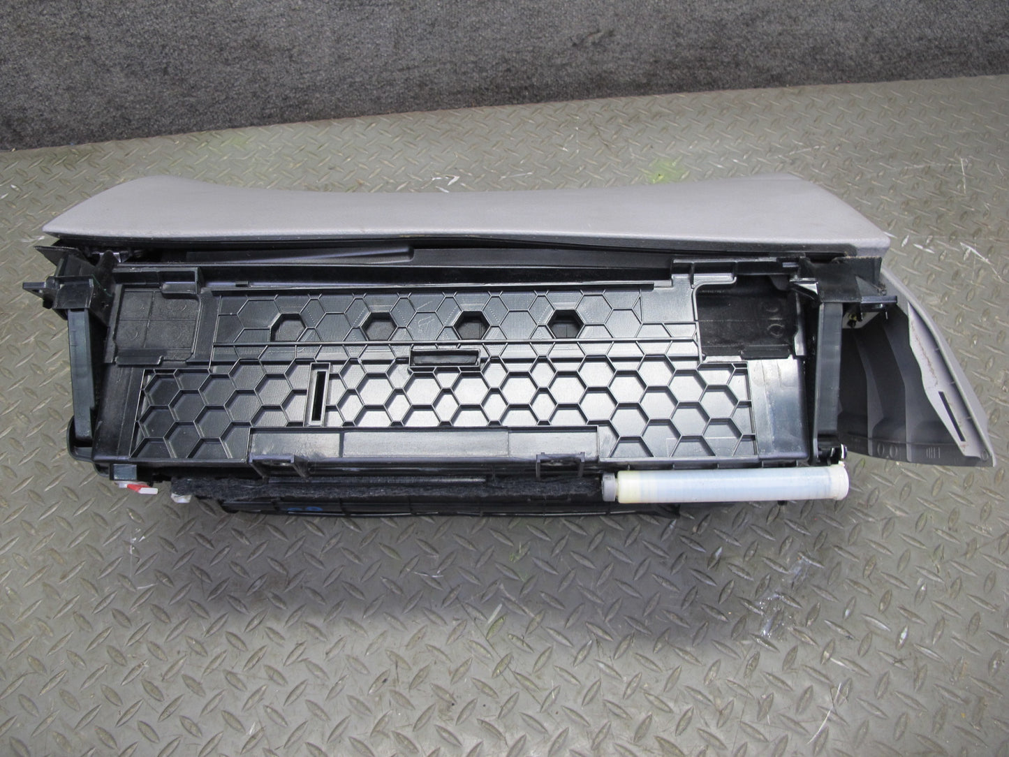 04-06 Lexus UCF30L LS430 Dash Upper Glove Box Compartment Storage OEM