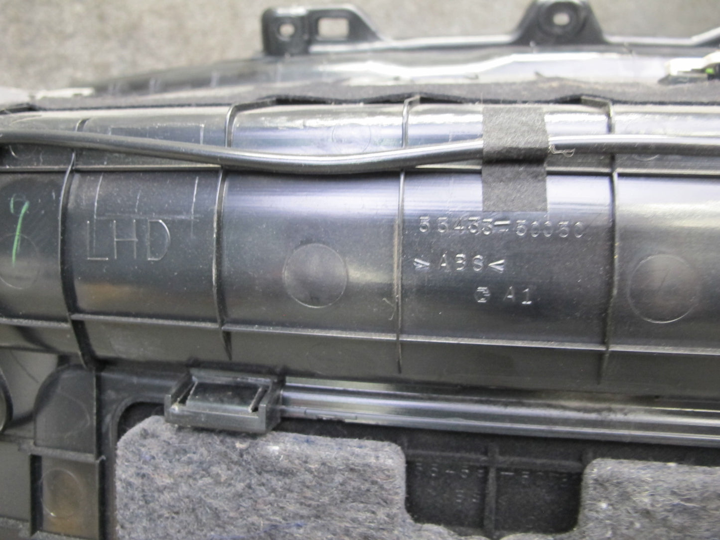 04-06 Lexus UCF30L LS430 Dash Upper Glove Box Compartment Storage OEM