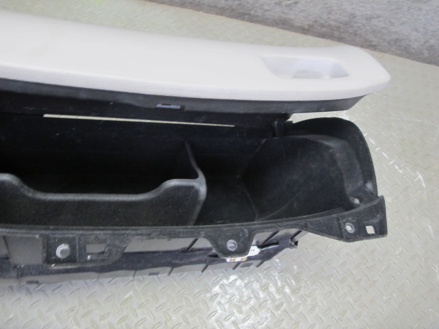 04-06 Lexus UCF30L LS430 Dash Upper Glove Box Compartment Storage OEM