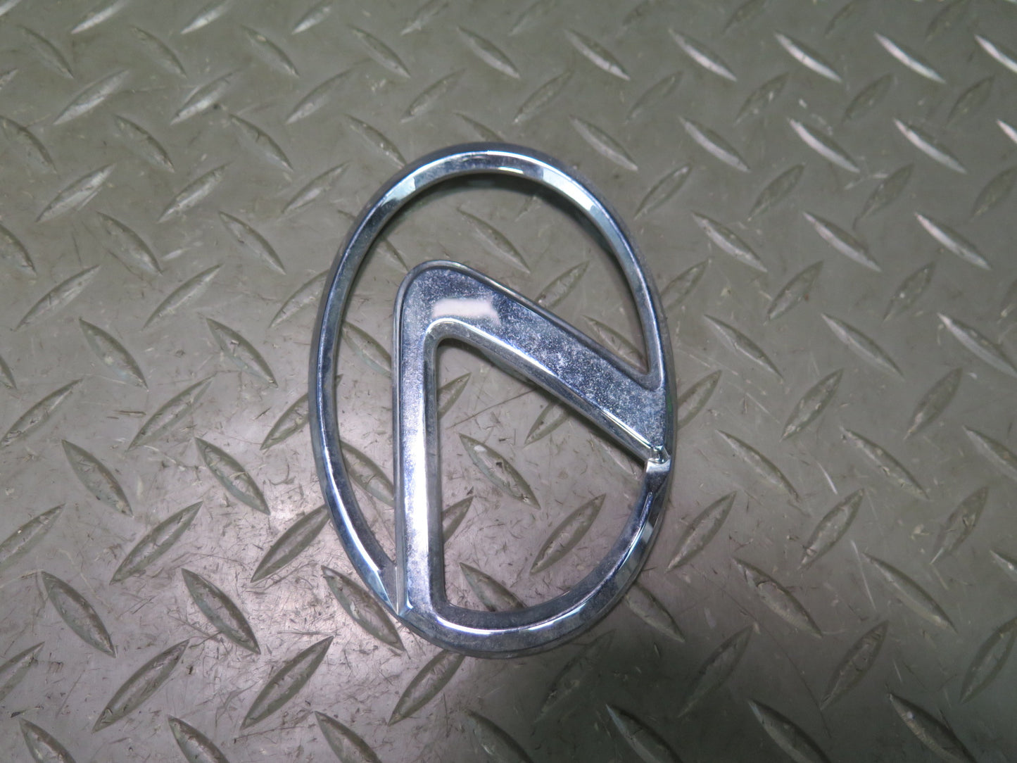 02-10 Lexus Z40 SC430 Rear Trunk Lid Ornament Emblem Logo Badge Set OEM
