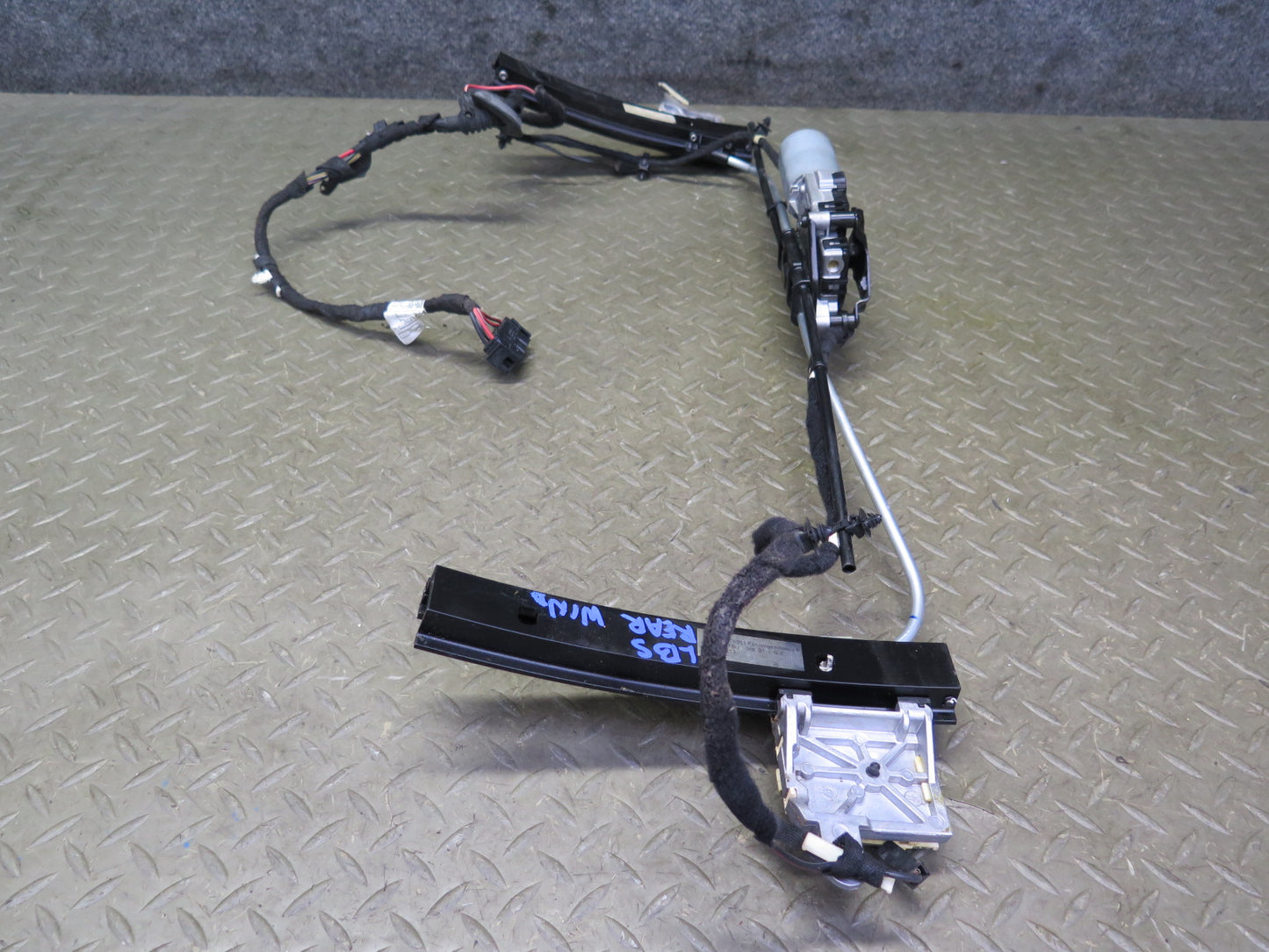 2012-2018 BMW F12 M6 Convertible Rear Window Regulator Motor Assembly