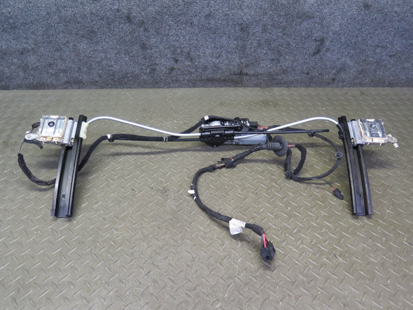 2012-2018 BMW F12 M6 Convertible Rear Window Regulator Motor Assembly