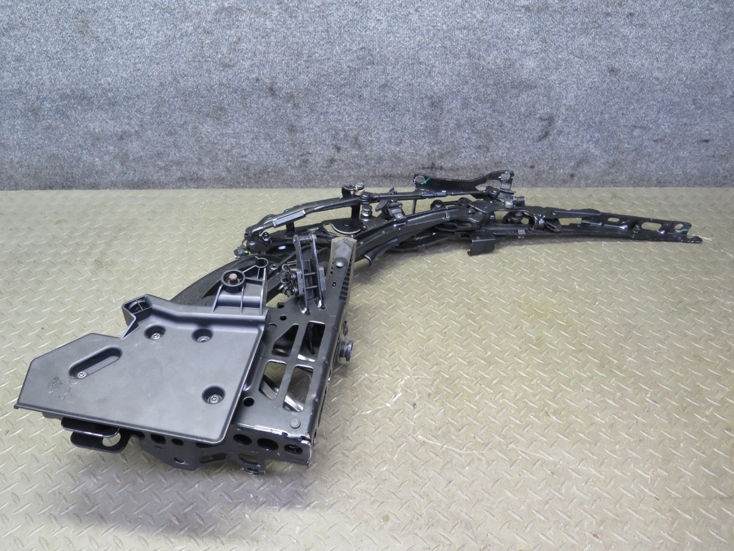 09-16 BMW E89 Z4 Convertible Rear Left TOP Roof Hinge OEM