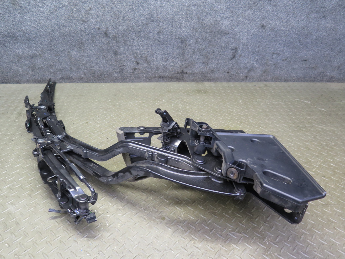 09-16 BMW E89 Z4 Convertible Rear Left TOP Roof Hinge OEM