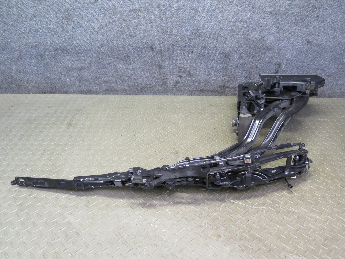 09-16 BMW E89 Z4 Convertible Rear Left TOP Roof Hinge OEM