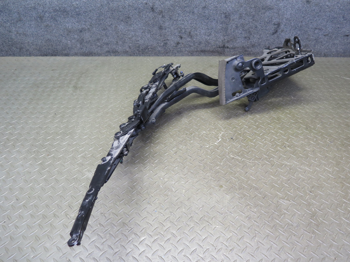 09-16 BMW E89 Z4 Convertible Rear Left TOP Roof Hinge OEM