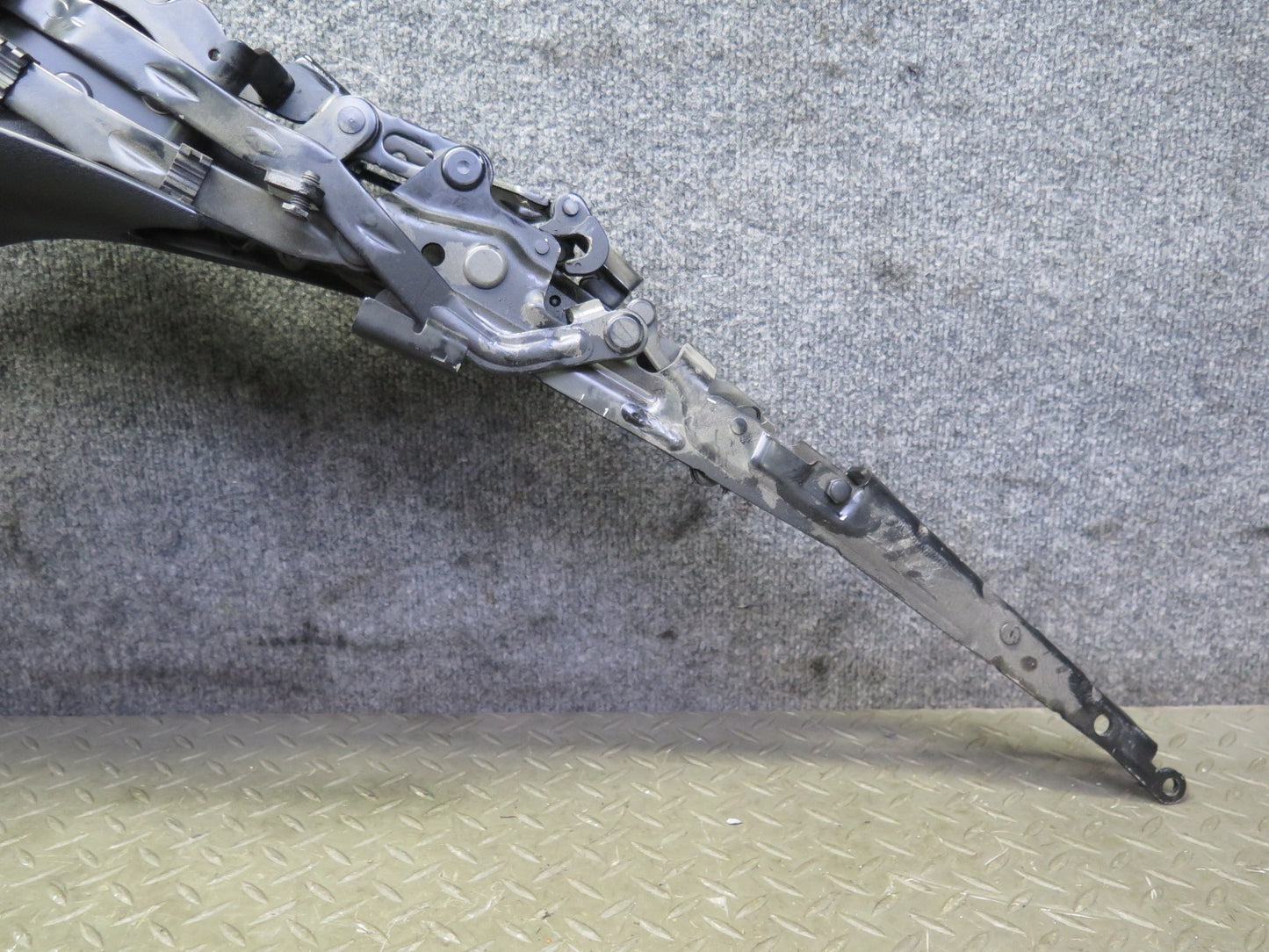 09-16 BMW E89 Z4 Convertible Rear Right TOP Roof Hinge OEM