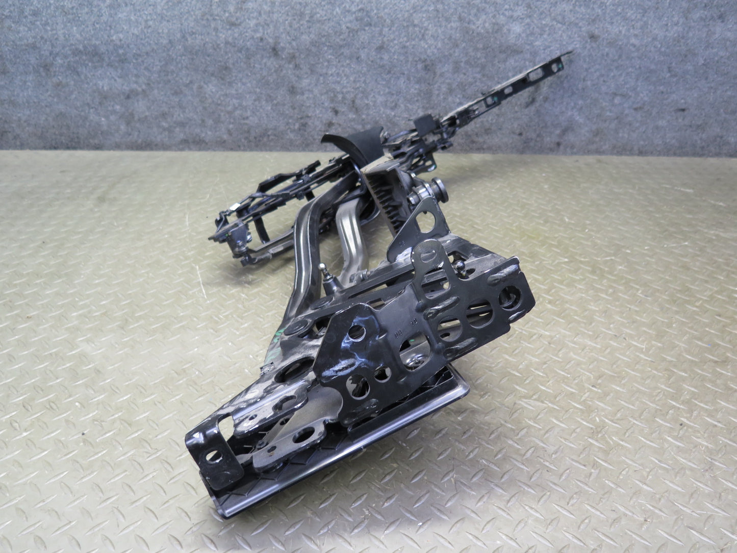 09-16 BMW E89 Z4 Convertible Rear Right TOP Roof Hinge OEM