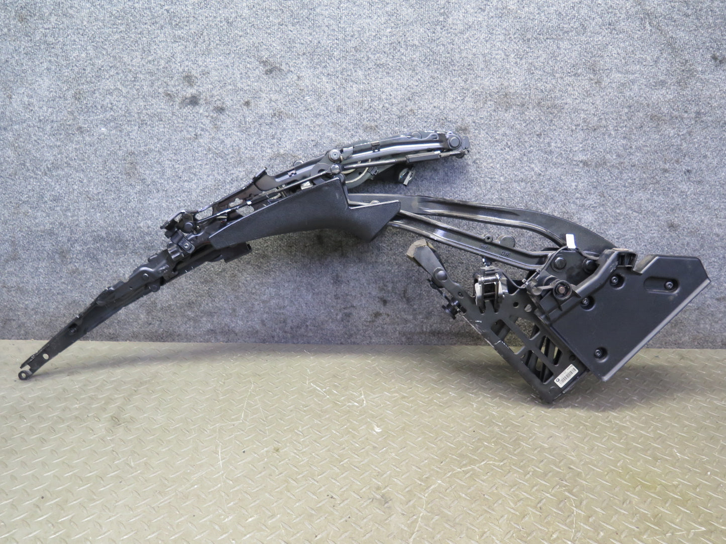 09-16 BMW E89 Z4 Convertible Rear Right TOP Roof Hinge OEM