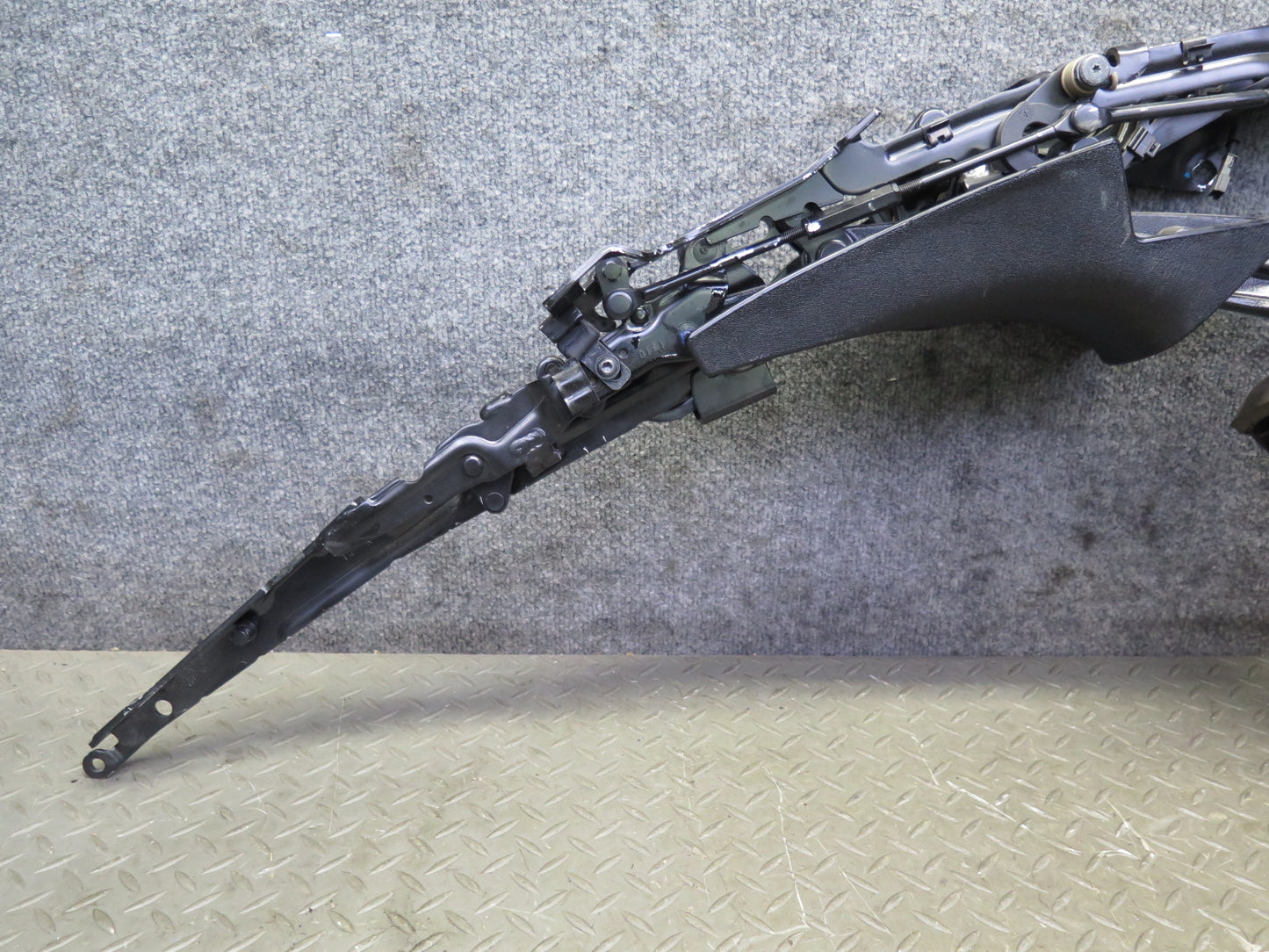 09-16 BMW E89 Z4 Convertible Rear Right TOP Roof Hinge OEM
