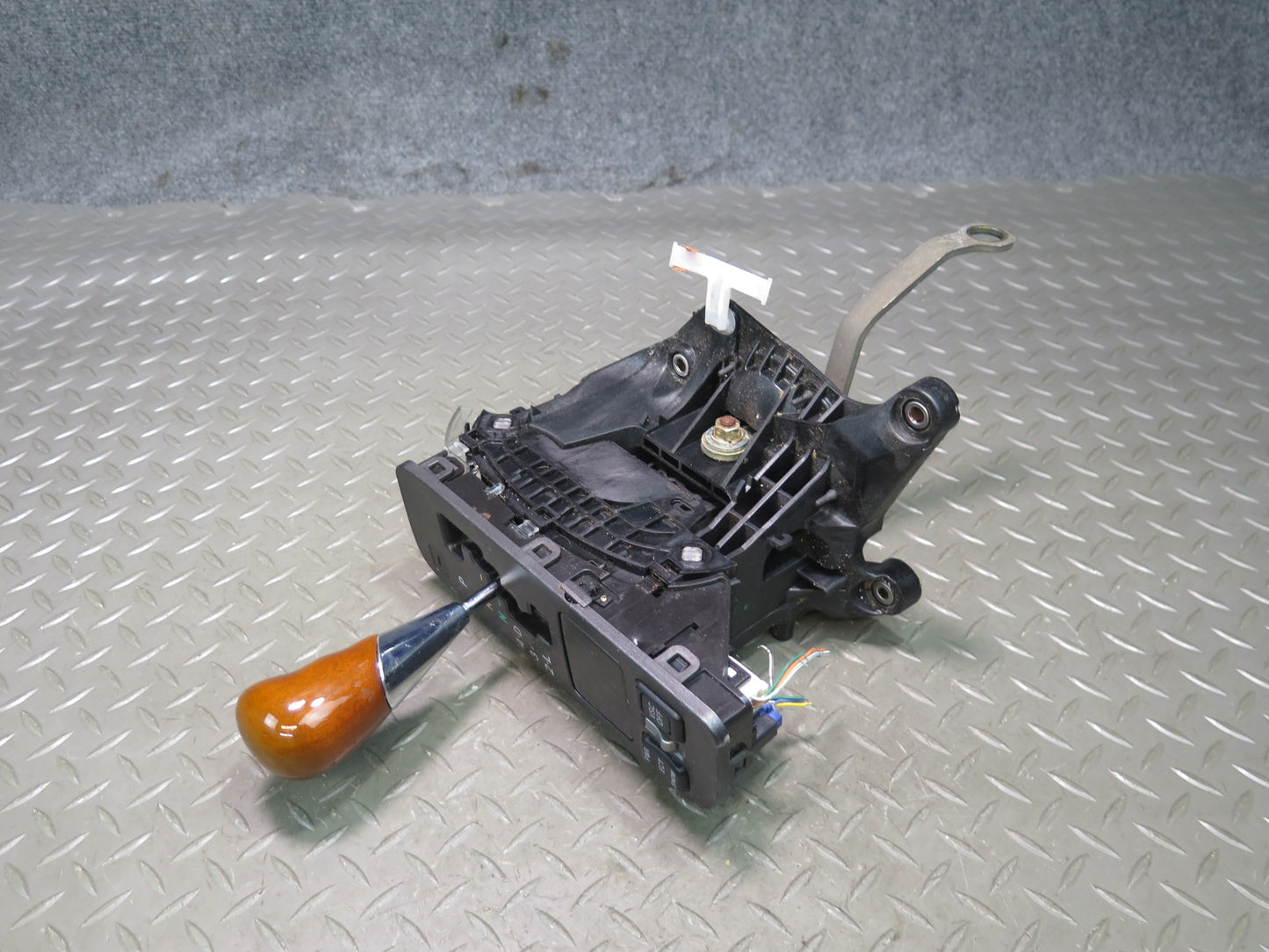 02-05 Lexus Z40 SC430 A/T Automatic Transmission Shifter w Knob Assembly OEM