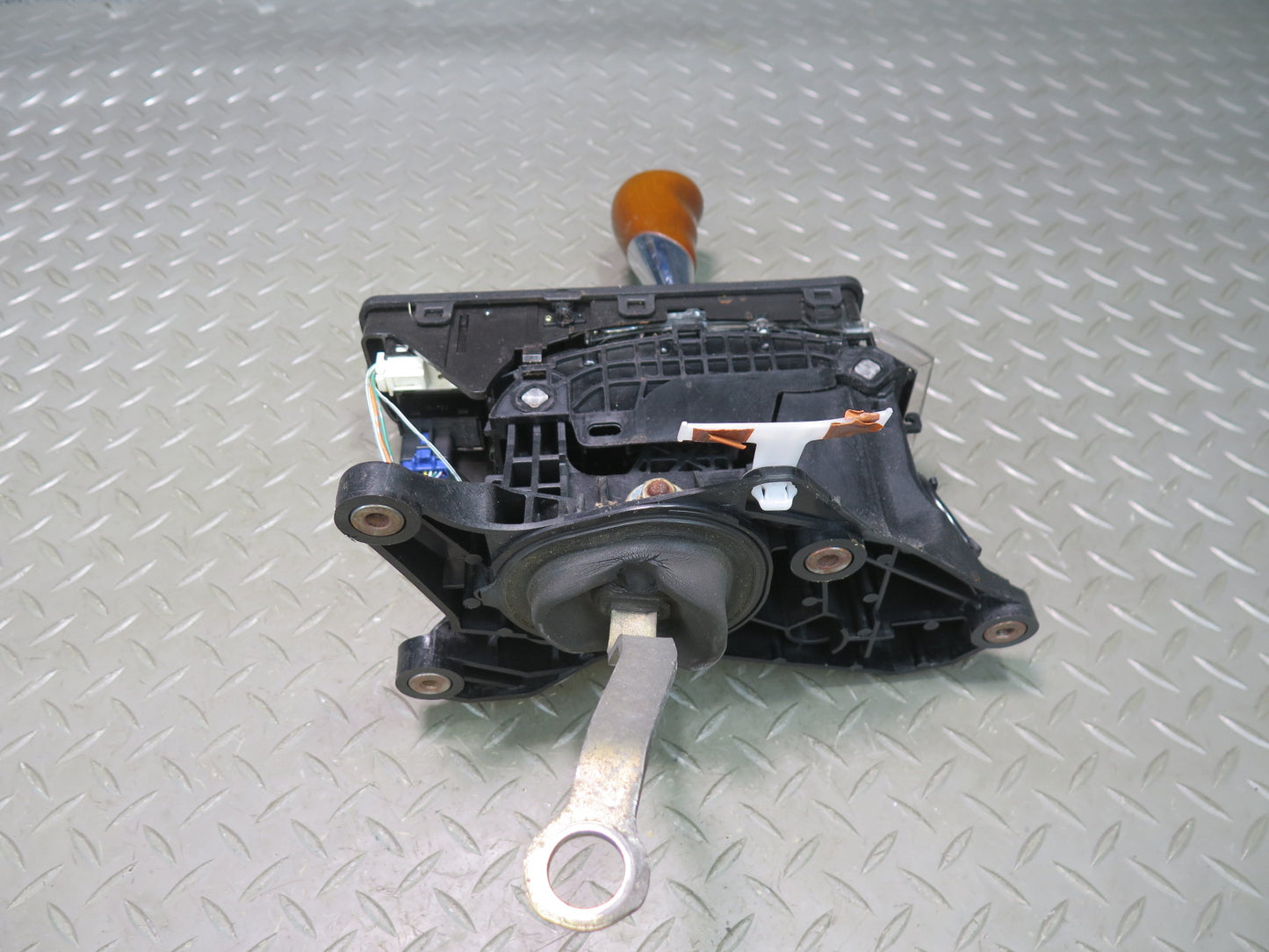 02-05 Lexus Z40 SC430 A/T Automatic Transmission Shifter w Knob Assembly OEM