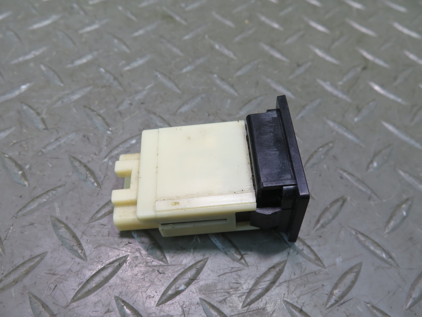02-10 Lexus Z40 SC430 Trunk Lid Release Fuel Door Lock Unlock Button Switch OEM