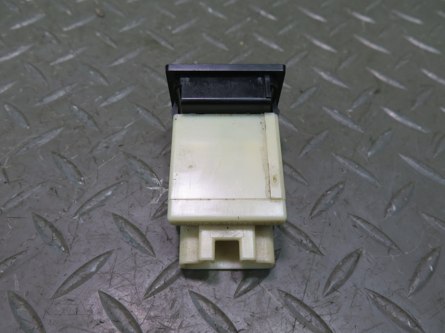 02-10 Lexus Z40 SC430 Trunk Lid Release Fuel Door Lock Unlock Button Switch OEM
