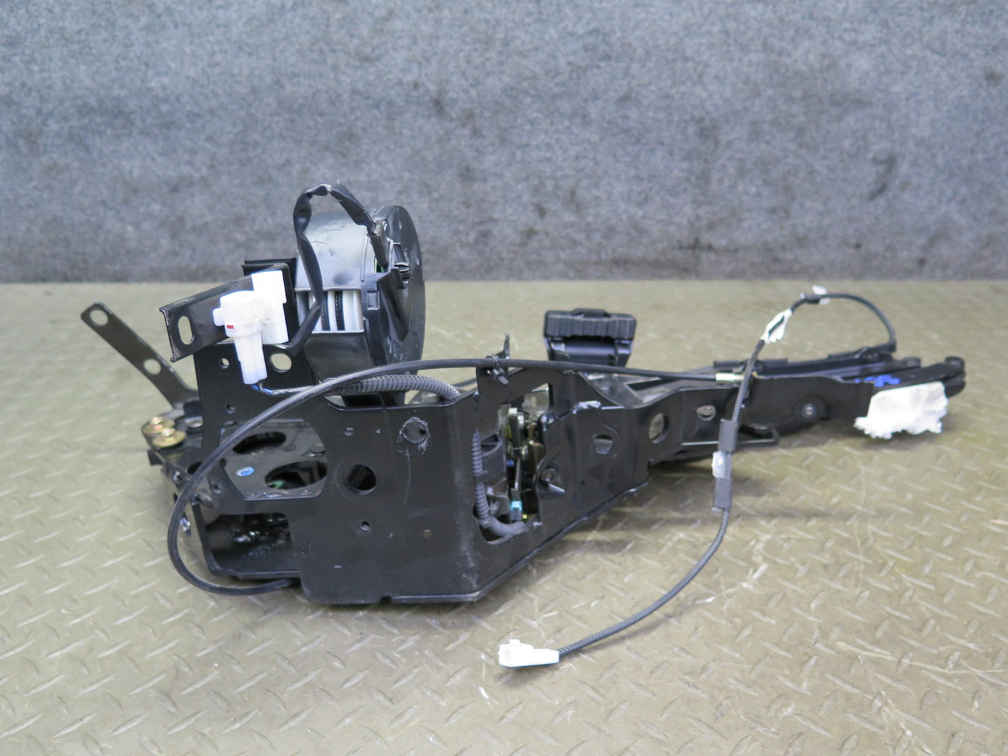 02-10 Lexus SC430 UZZ40L Rear Left & Right Trunk Hinge Black Set OEM