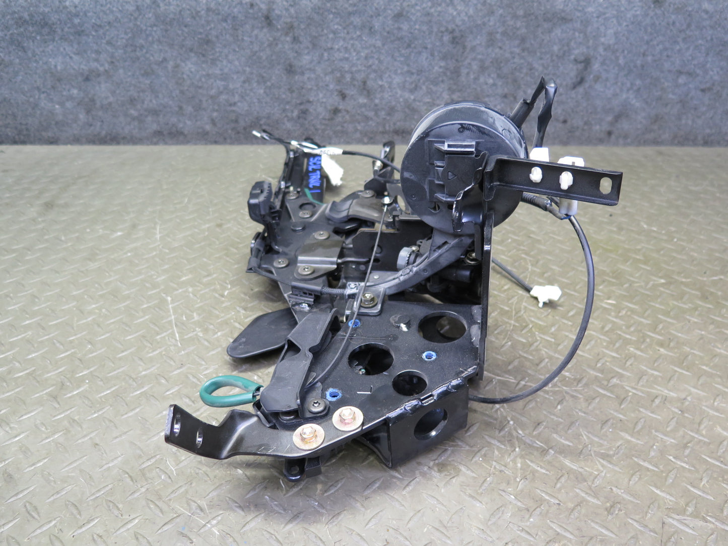 02-10 Lexus SC430 UZZ40L Rear Left & Right Trunk Hinge Black Set OEM