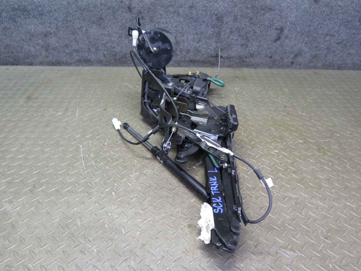 02-10 Lexus SC430 UZZ40L Rear Left & Right Trunk Hinge Black Set OEM