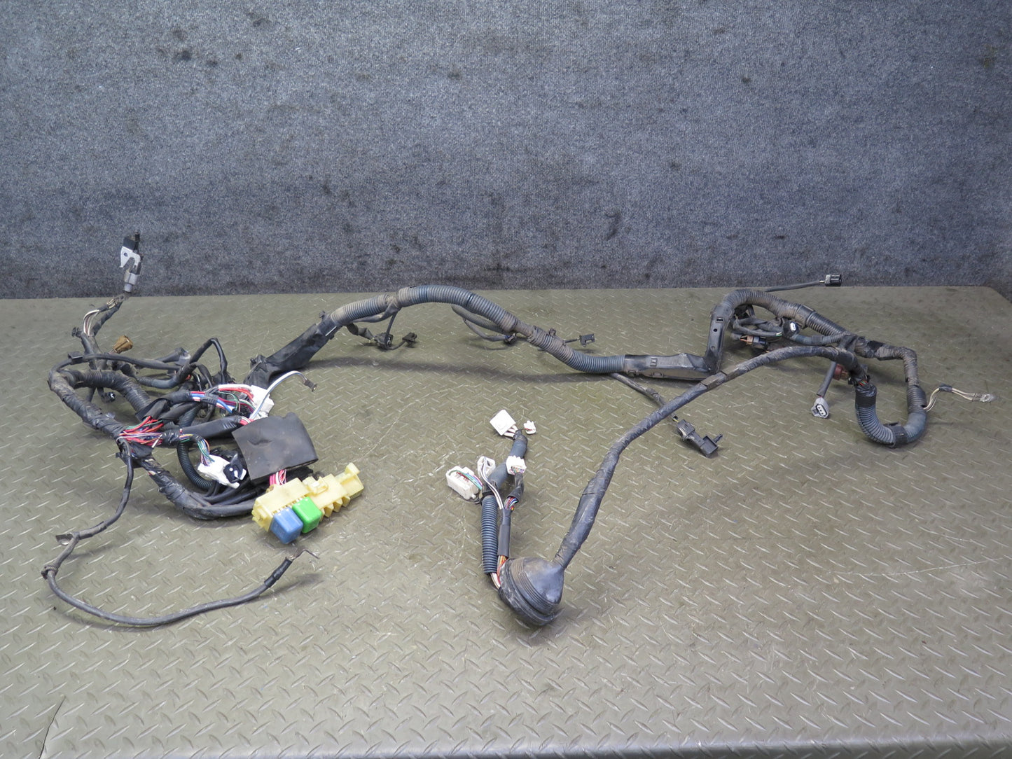 96-97 Toyota Celsior UCF20 RHD Under Hood Engine Bay Wire Wiring Harness OEM