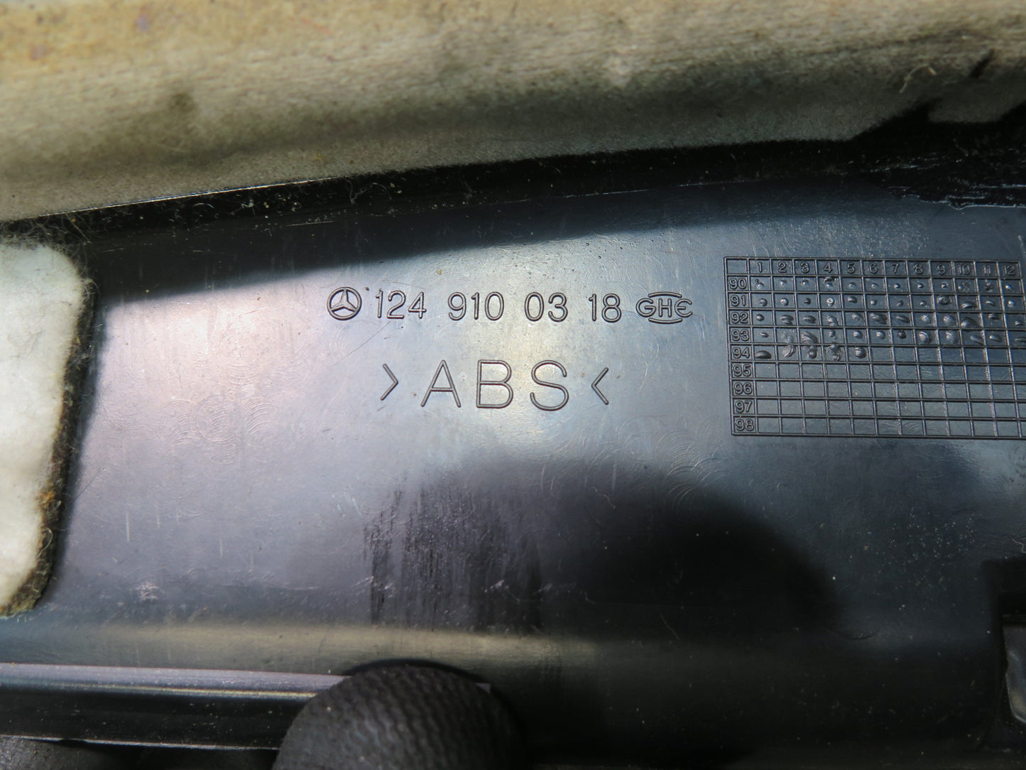 94-95 Mercedes W124 300D Front Left Seat Trim Cover Panel w Carpet Set OEM