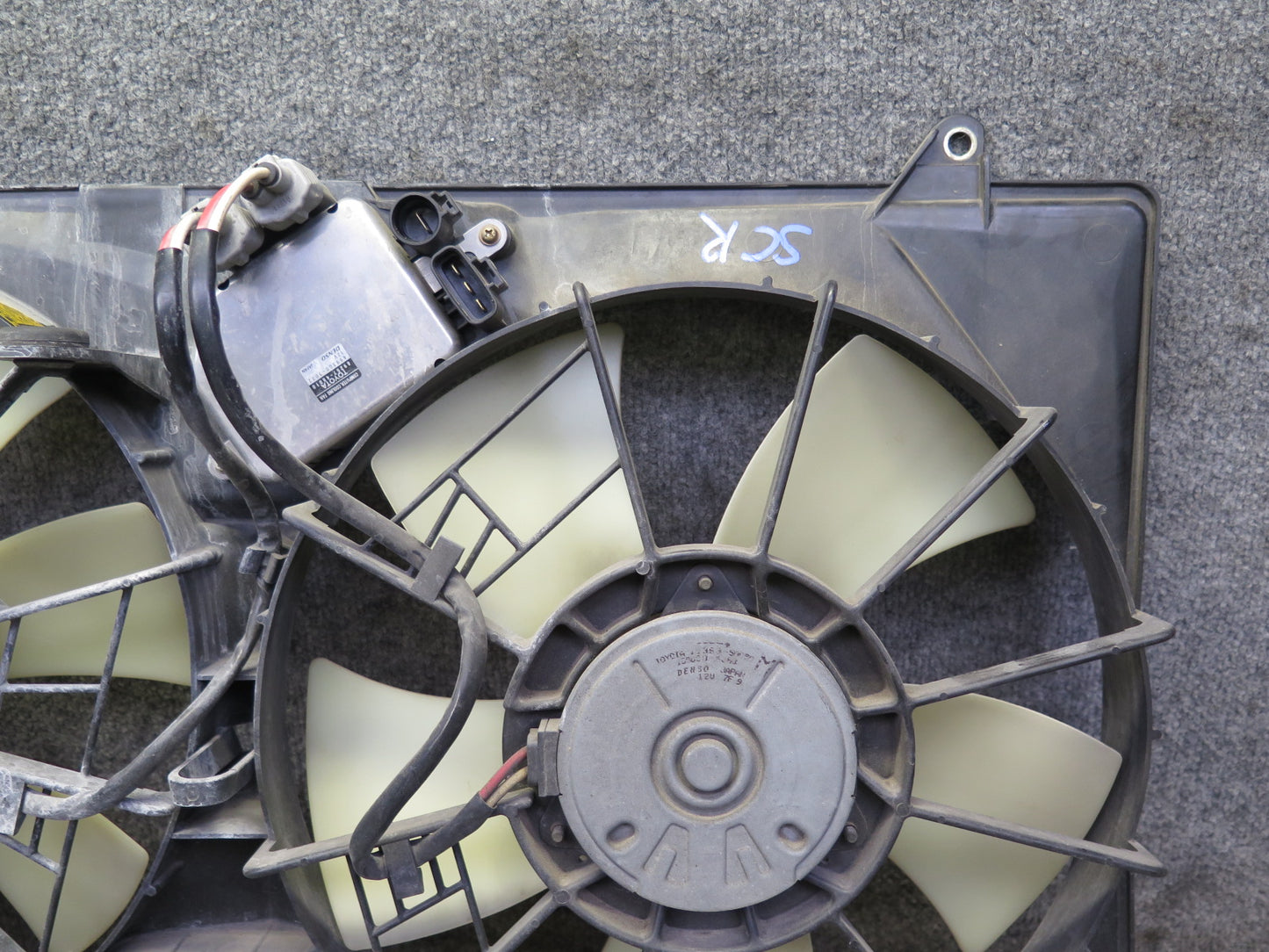 02-10 Lexus SC430 Engine Cooling Fan Motor Shroud w Control Module OEM