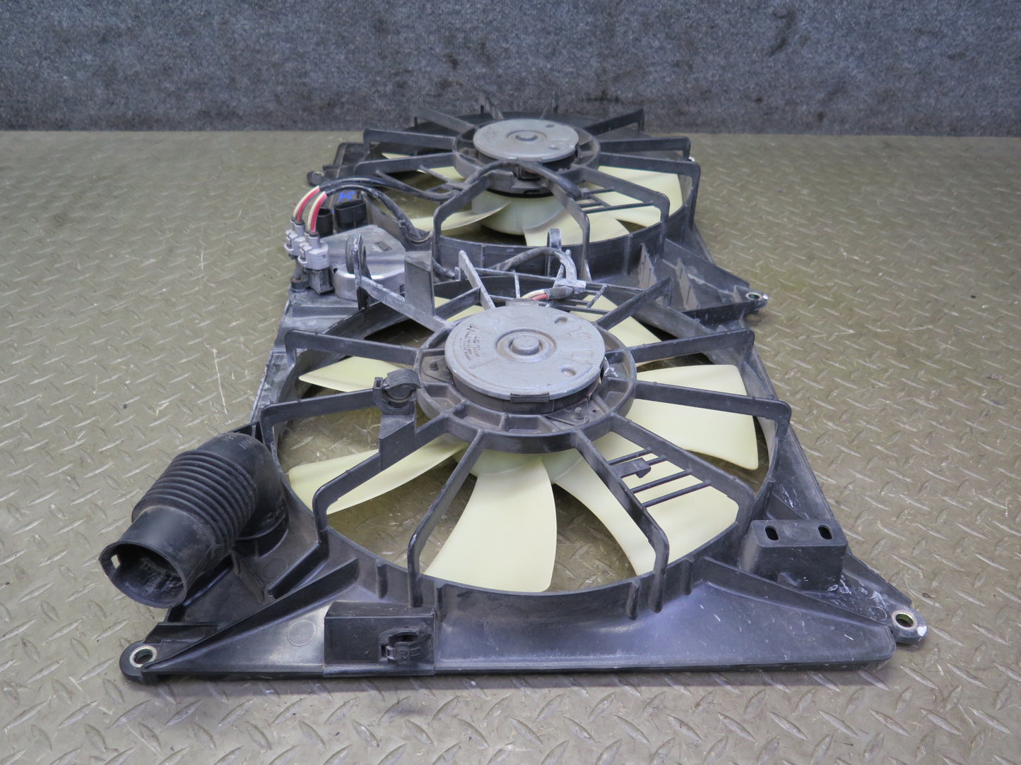 02-10 Lexus SC430 Engine Cooling Fan Motor Shroud w Control Module OEM