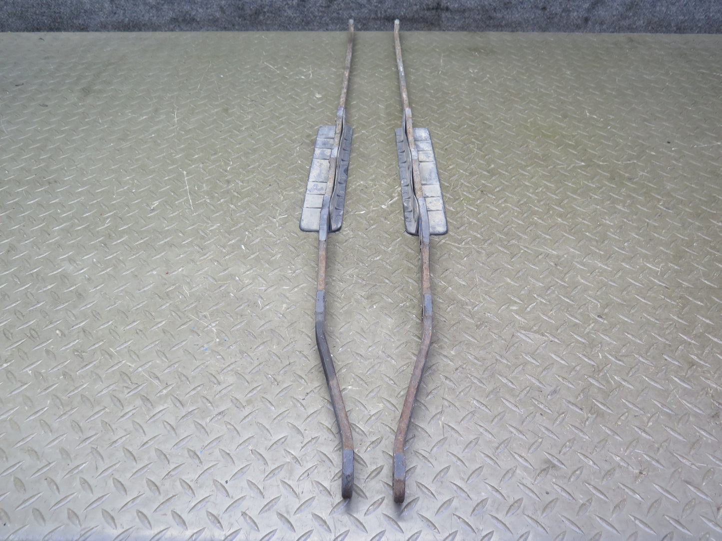 02-10 Lexus UZZ40L SC430 Set of 5 Rear Suspension Mounting Brace Plate OEM