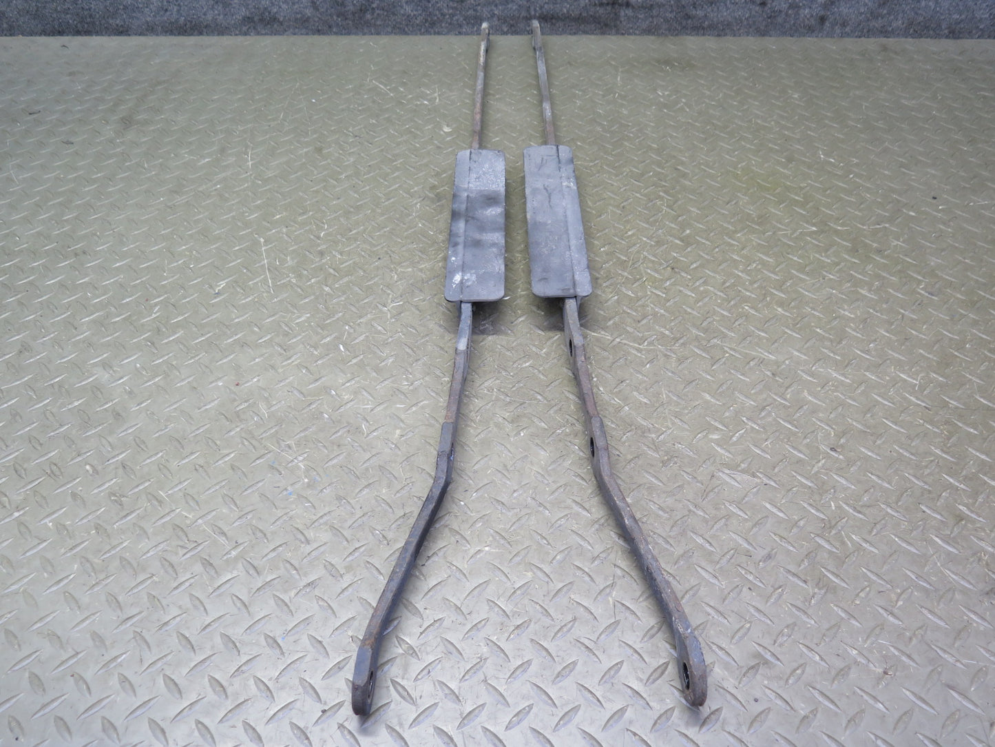 02-10 Lexus UZZ40L SC430 Set of 5 Rear Suspension Mounting Brace Plate OEM