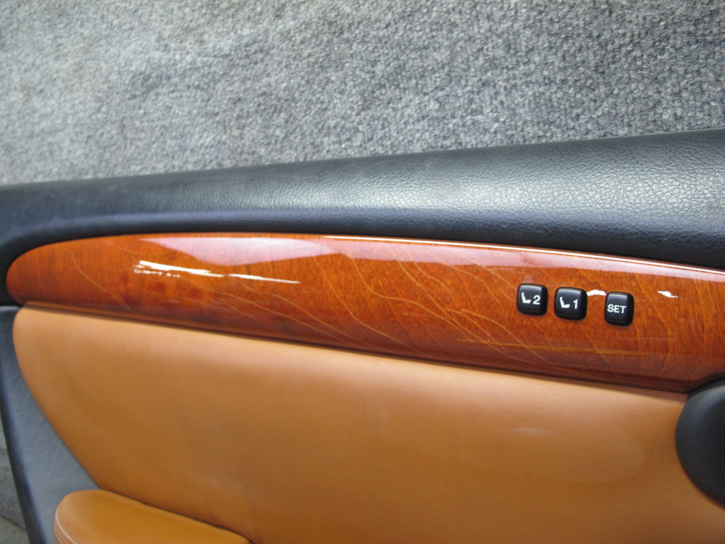 02-10 Lexus SC430 UZZ40L Left Door Interior Trim Cover Panel Black Saddle OEM