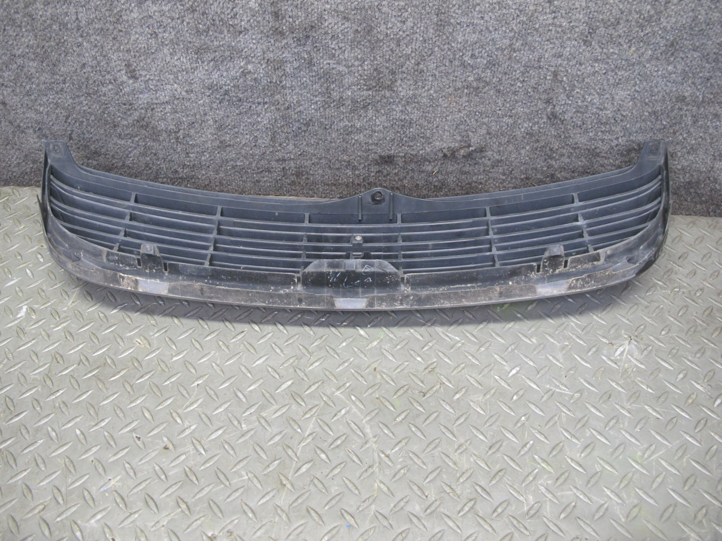 02-05 Lexus SC430 UZZ40L Front Bumper Grille Trim w Emblem OEM