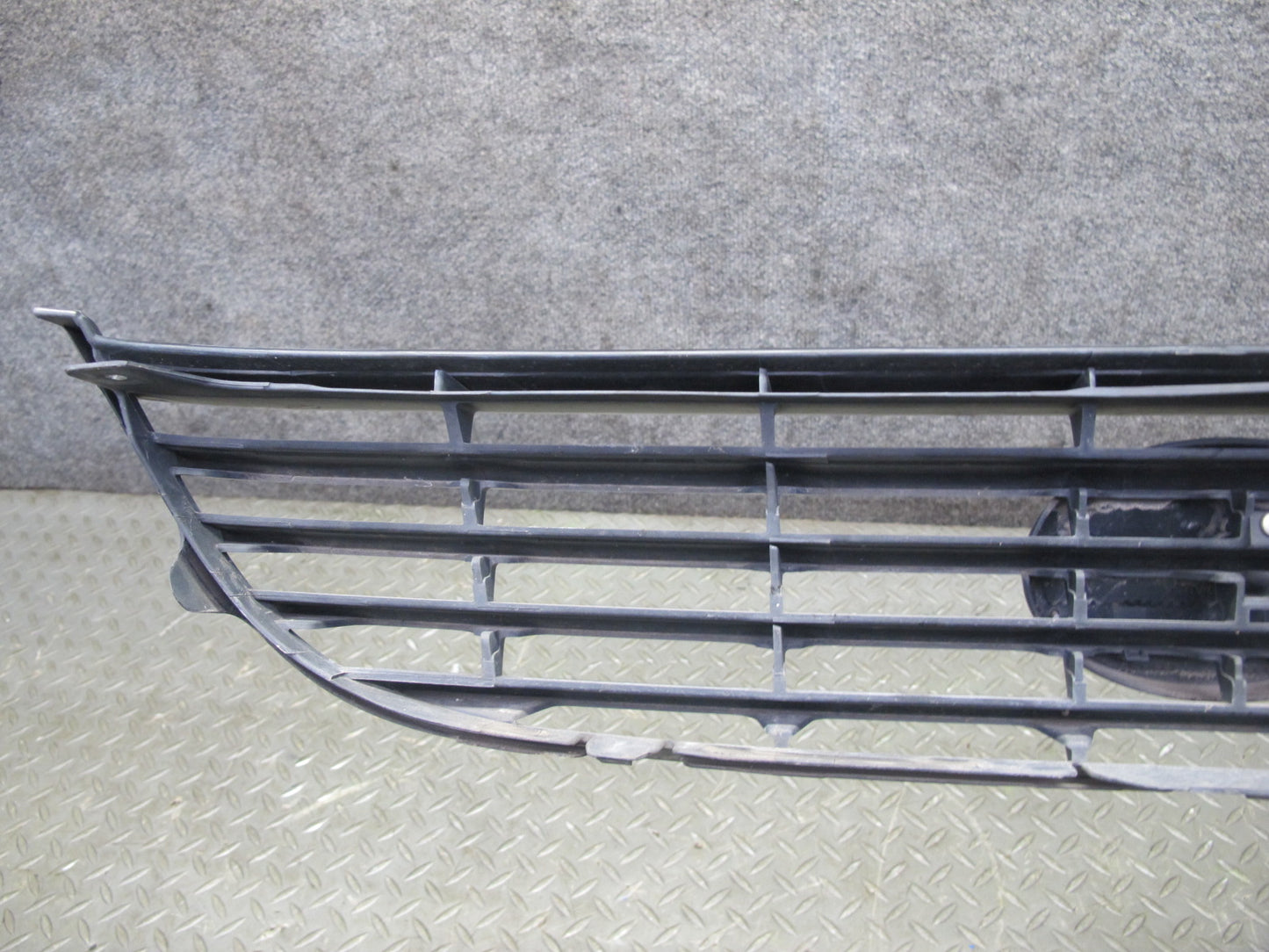 02-05 Lexus SC430 UZZ40L Front Bumper Grille Trim w Emblem OEM