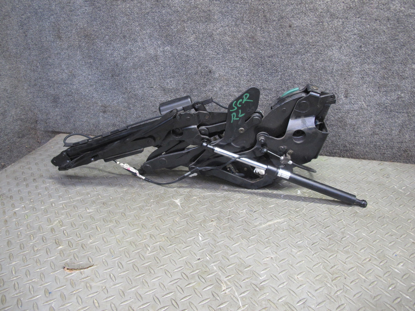 02-10 Lexus SC430 UZZ40L Rear Left & Right Trunk Hinge Black Set OEM