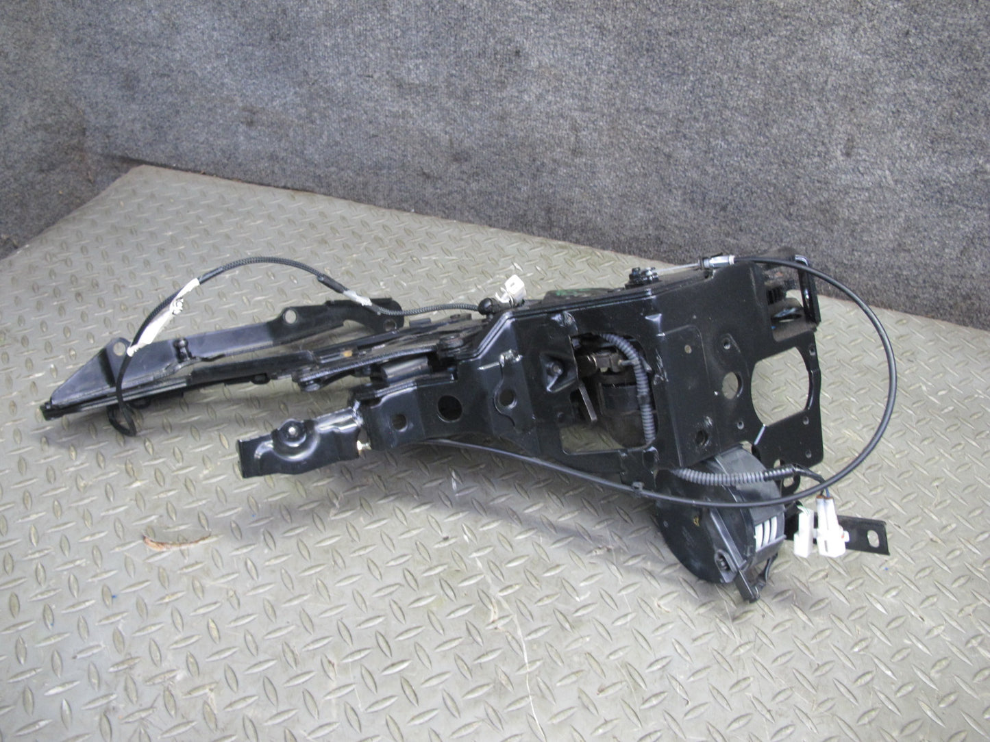 02-10 Lexus SC430 UZZ40L Rear Left & Right Trunk Hinge Black Set OEM