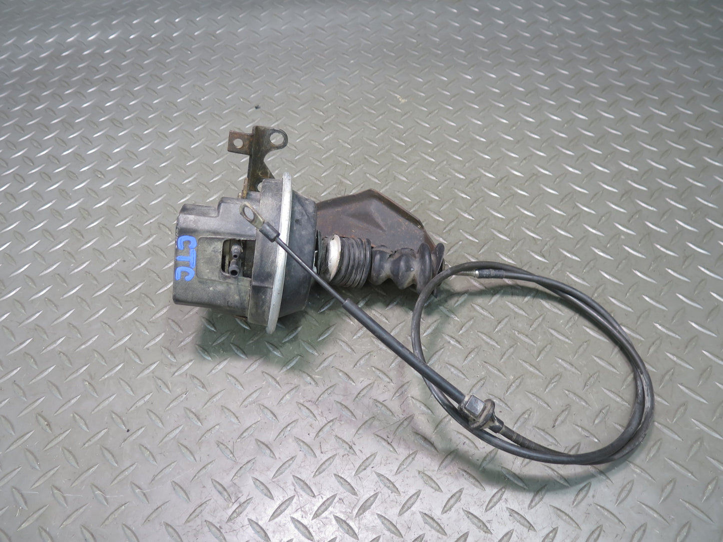 1984 Chevrolet Corvette C4 Cruise Control Servo Actuator w Cable & Bolts OEM