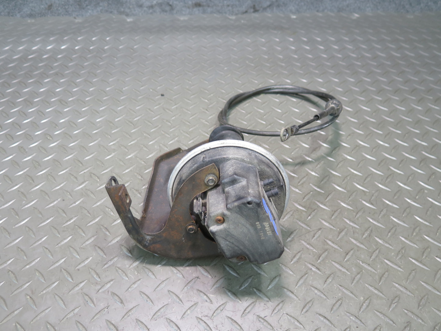 1984 Chevrolet Corvette C4 Cruise Control Servo Actuator w Cable & Bolts OEM