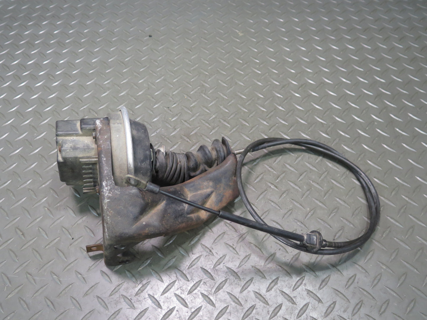 1984 Chevrolet Corvette C4 Cruise Control Servo Actuator w Cable & Bolts OEM