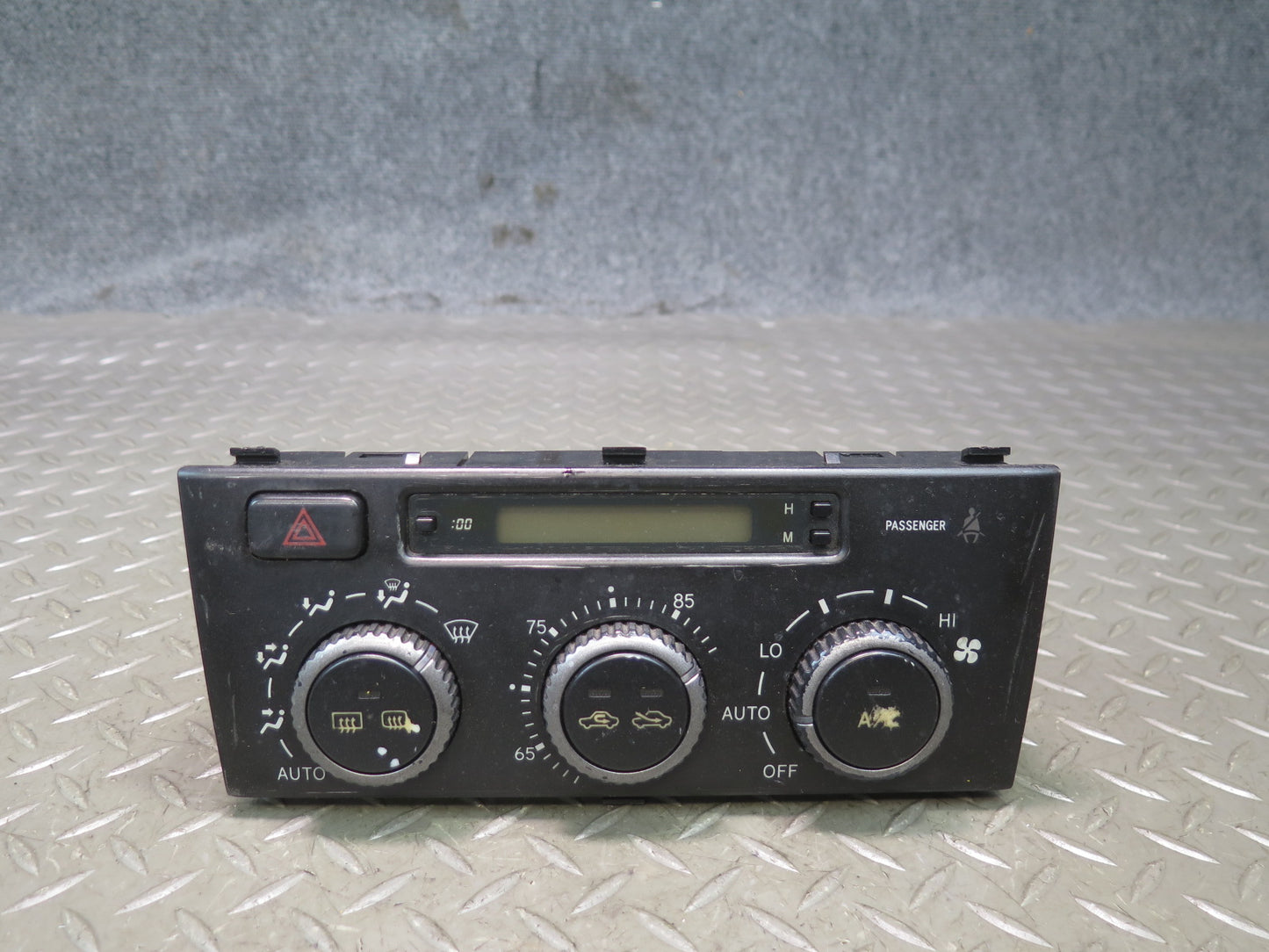 02-05 Lexus JCE10L IS300 A/C Heater Climate Control Switch Panel 88650-53060 OEM