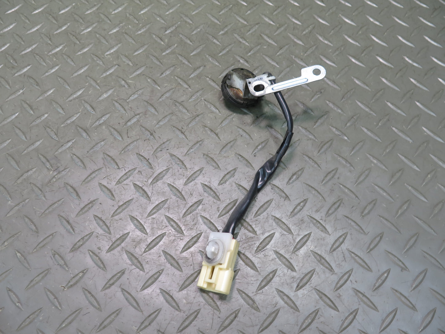 02-05 Lexus JCE10L IS300 Set of 2 Front Right & Left Door Speaker Tweeter OEM
