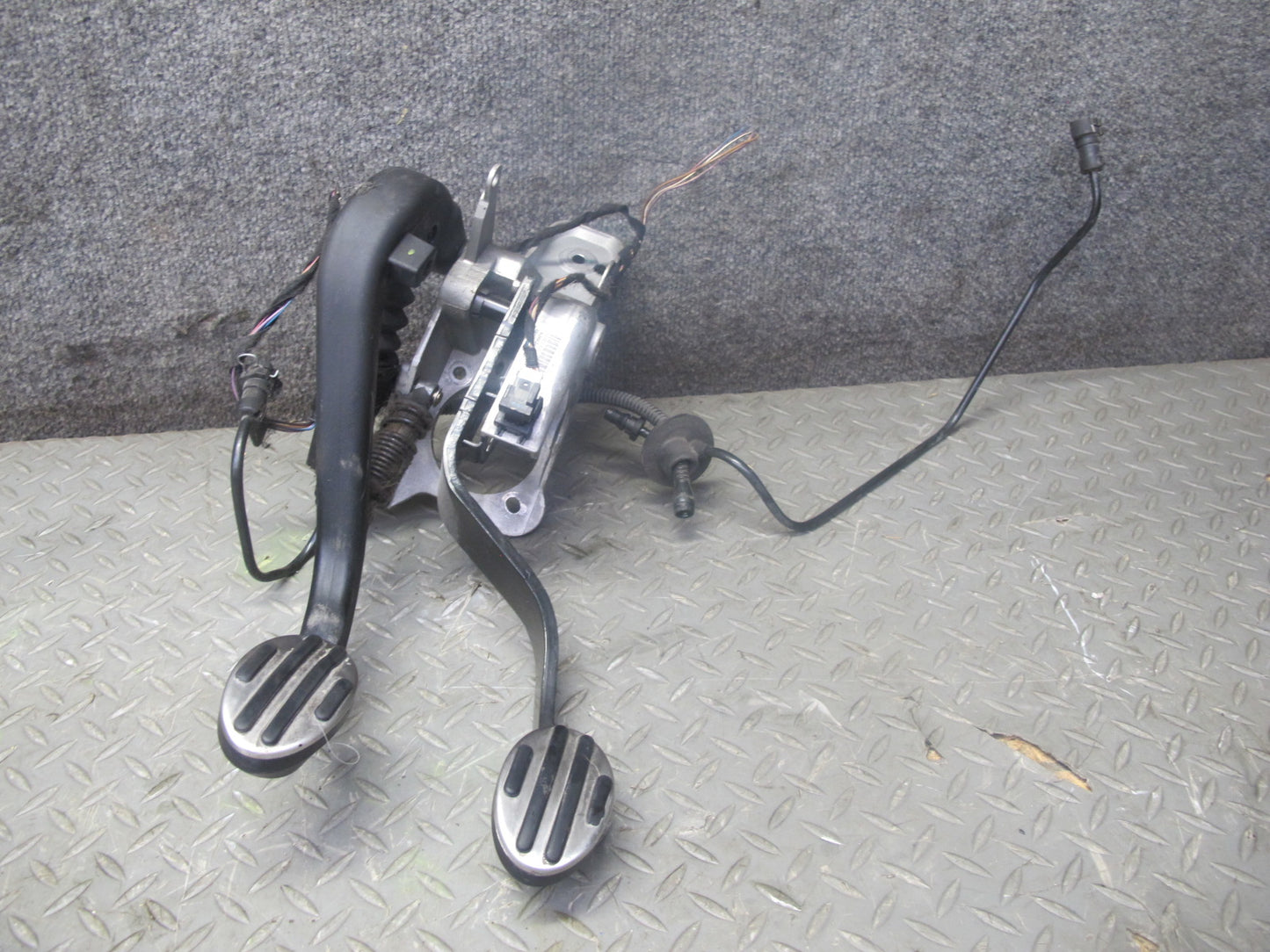 07-13 Mini S R55 R56 R57 R58 R59 M/T Gas Brake Clutch Pedal Cylinder Set OEM