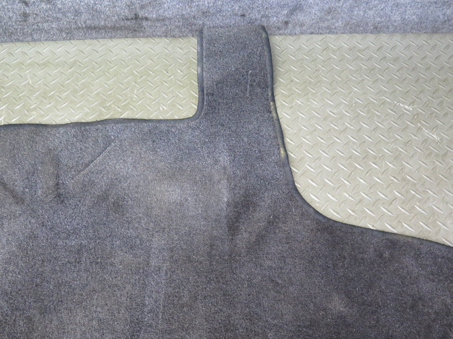 01-05 Lexus JCE10L IS300 Sedan Rear Trunk Floor MAT Carpet Cover OEM