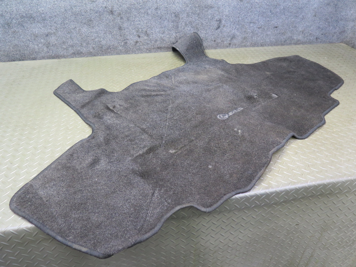 01-05 Lexus JCE10L IS300 Sedan Rear Trunk Floor MAT Carpet Cover OEM